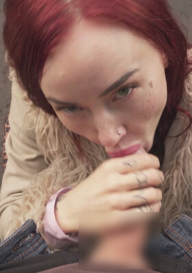 Согласилась за деньги...